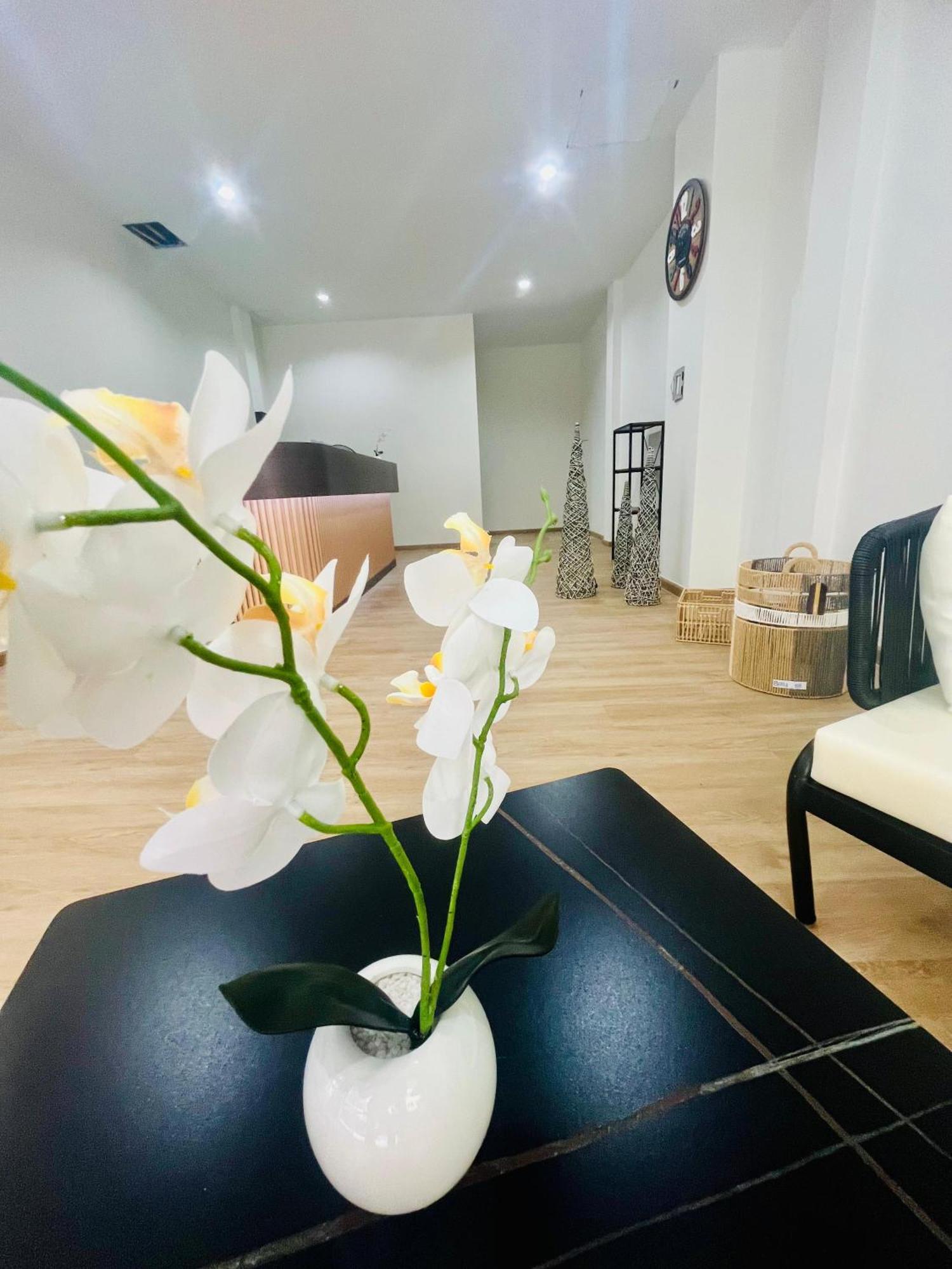 28 Boutique Hotel Patong Buitenkant foto