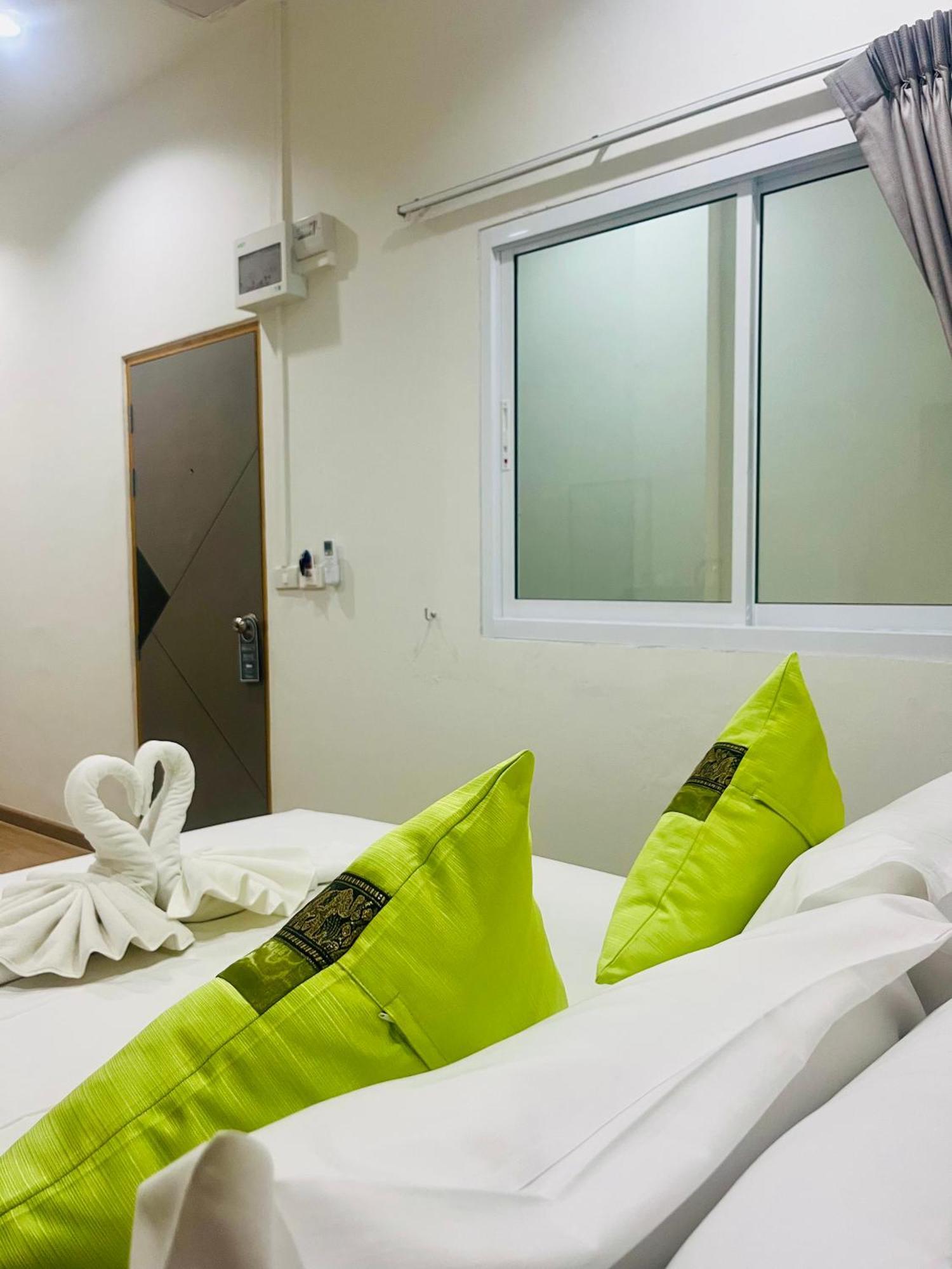28 Boutique Hotel Patong Buitenkant foto