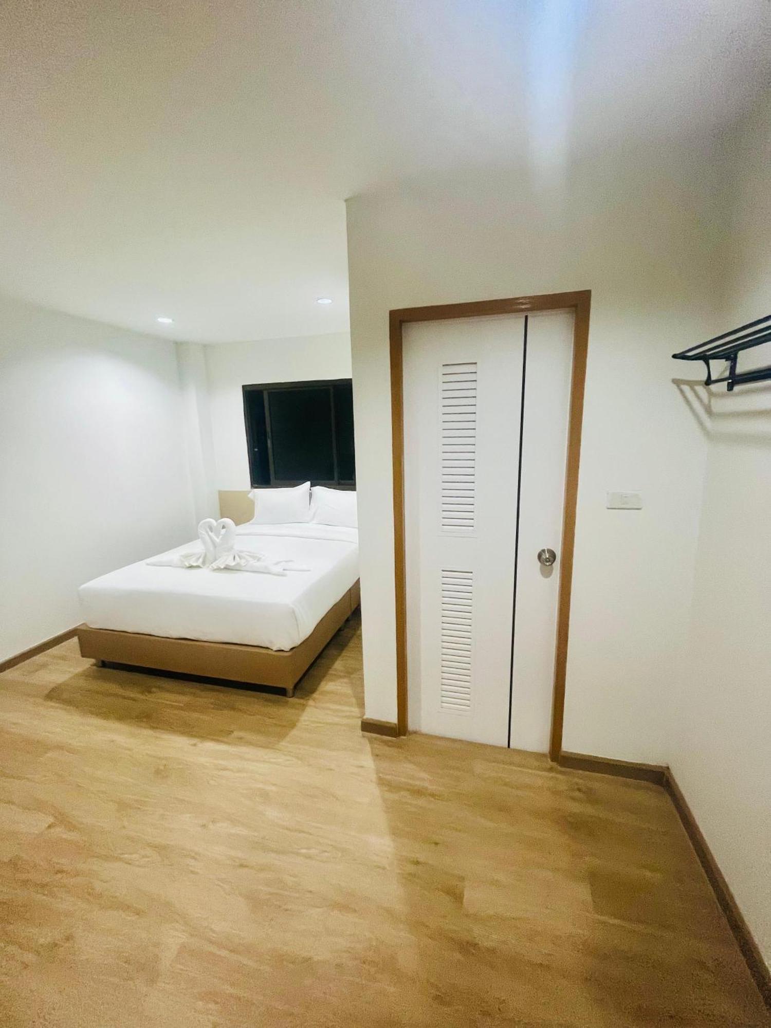28 Boutique Hotel Patong Buitenkant foto