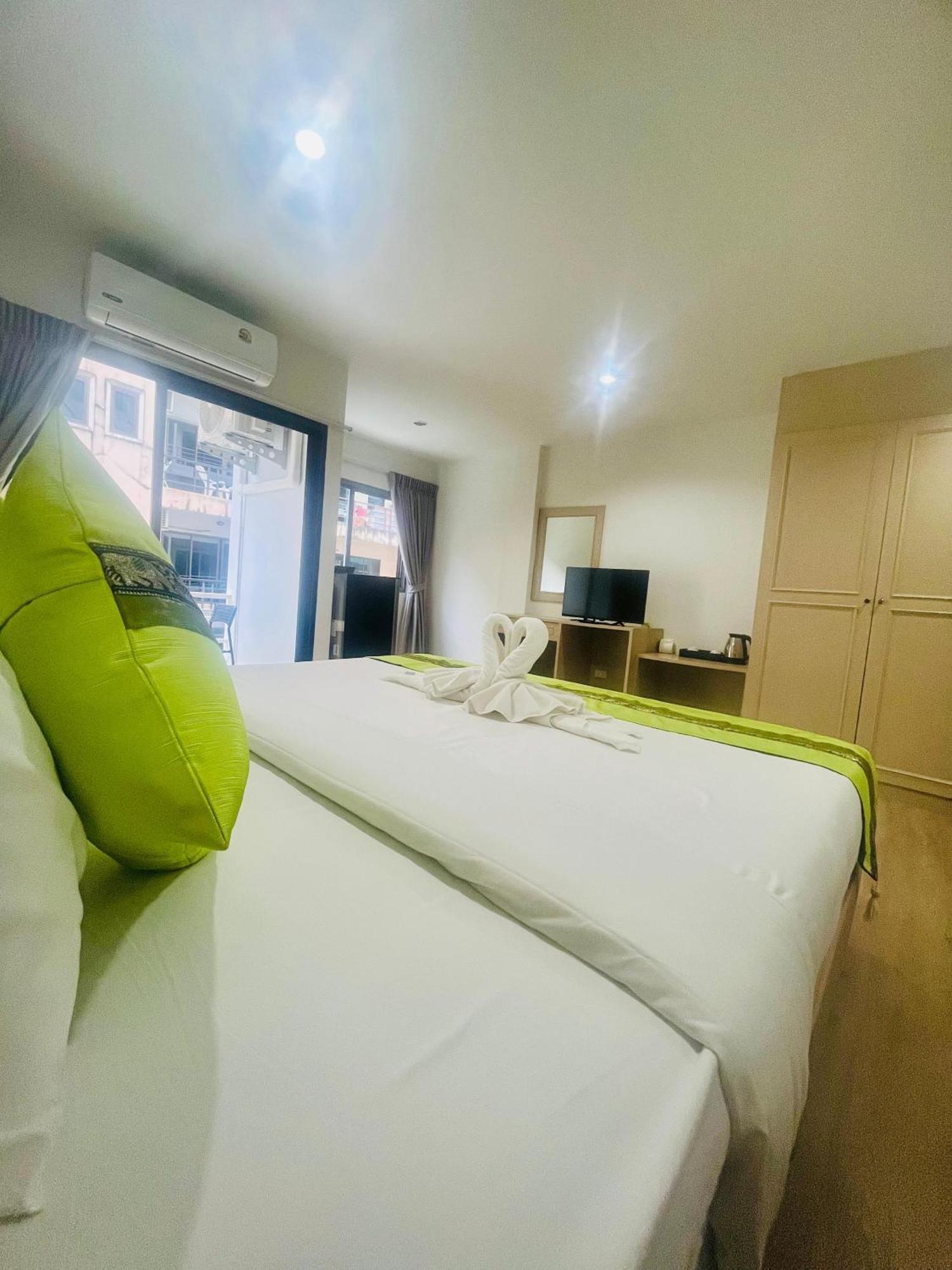 28 Boutique Hotel Patong Buitenkant foto