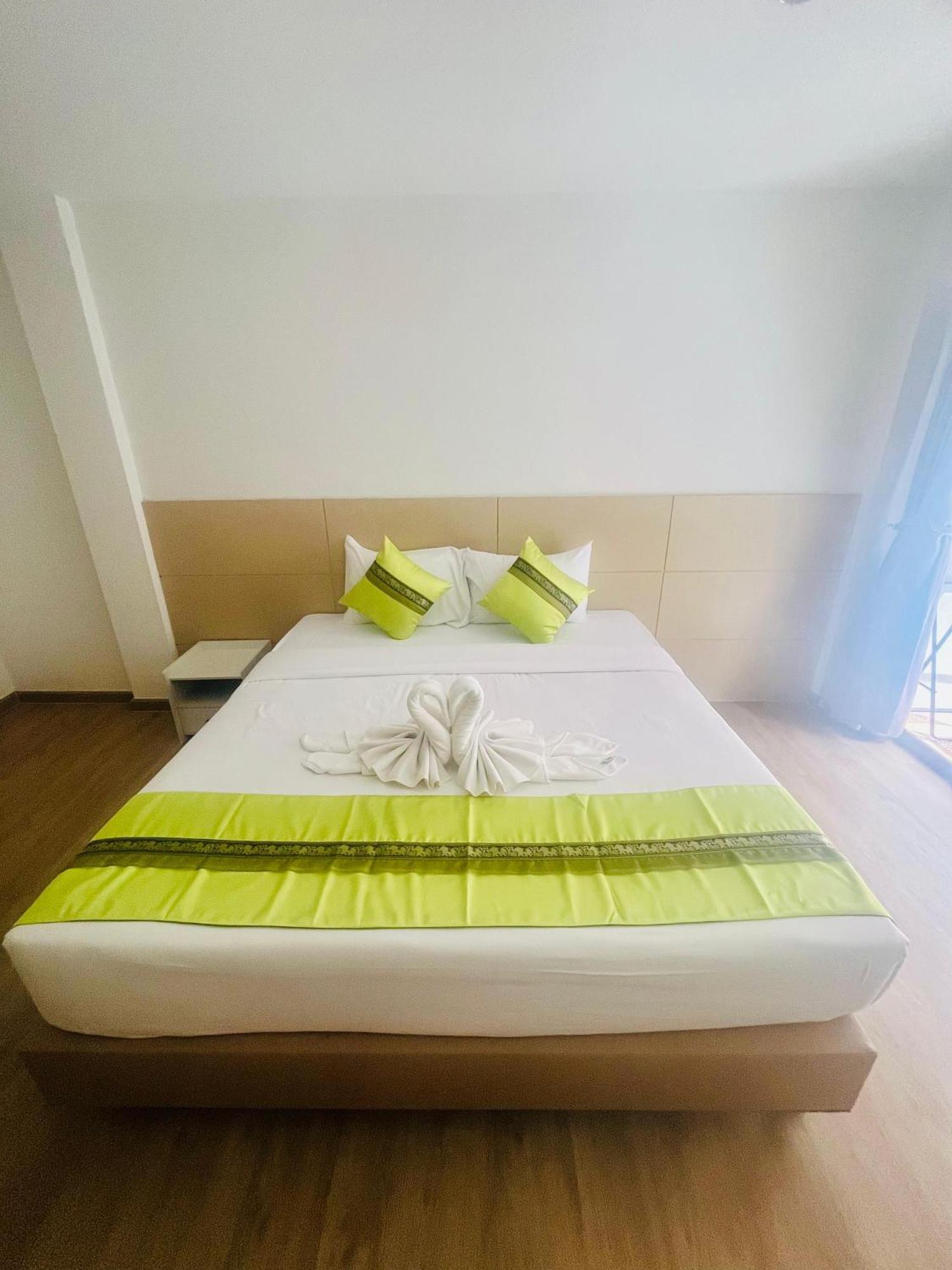28 Boutique Hotel Patong Buitenkant foto