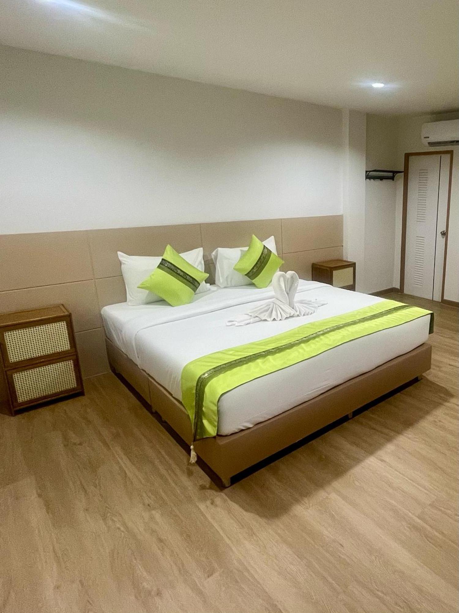 28 Boutique Hotel Patong Buitenkant foto